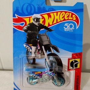 Hot Wheels HW 450F HW Daredevils  -- ITEM #255